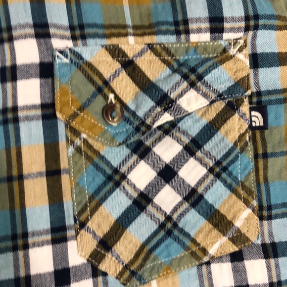 Men’s North Face short sleeve button up - Picture 5 of 5